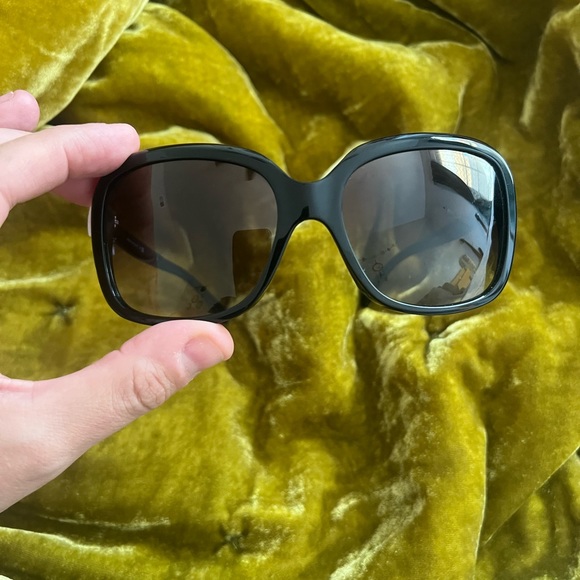 Chanel sunglasses with bows - Picture 6 of 10